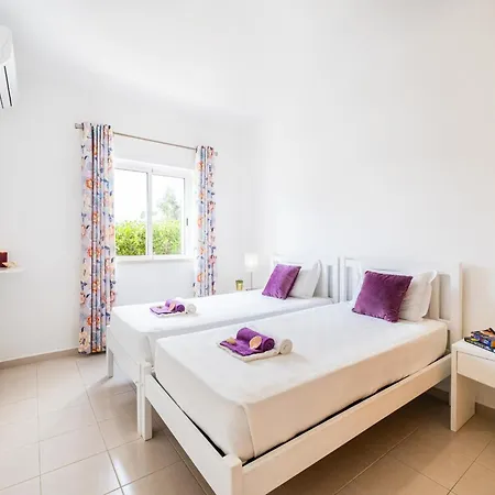 Villa In Gale Near Gale Beach With Pool فيلة *