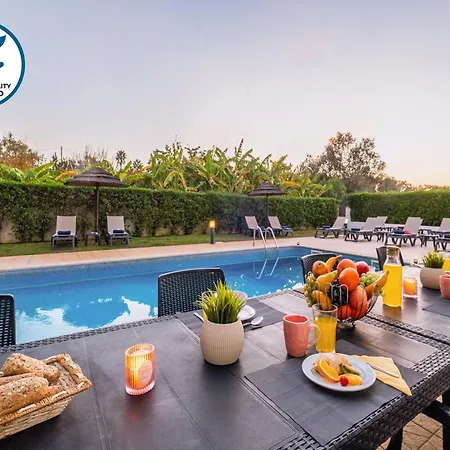 Willa Villa In Gale Near Gale Beach With Pool